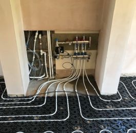 Underfloor heating manifold: Click Here To View Larger Image